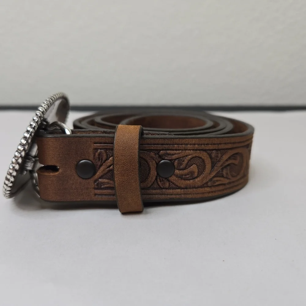 Justin's Women Full Grain Leather Belt With Silver Heart Buckle 34 In *READ**